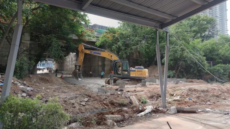 In Narsinga, a 34-metre section of cycle path has been removed to reduce traffic congestion
