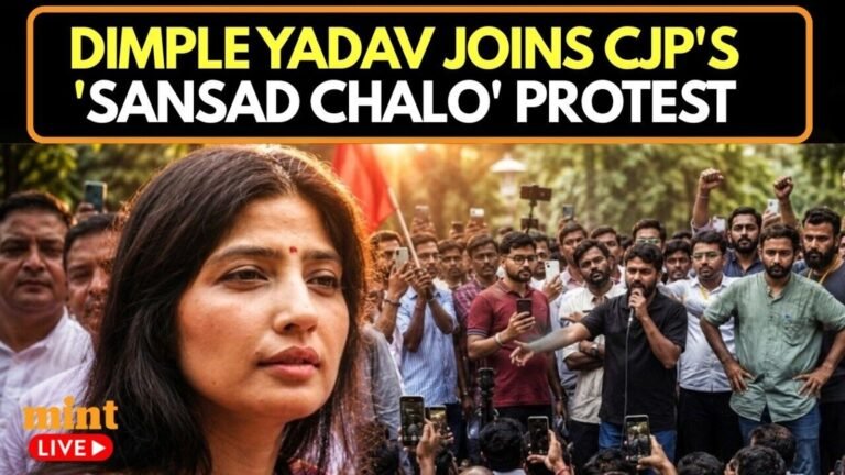 ‘Maaro sir, maaro sir’: Protesters stand their ground as police wave batons at CJP march | Viral Video | Today’s news