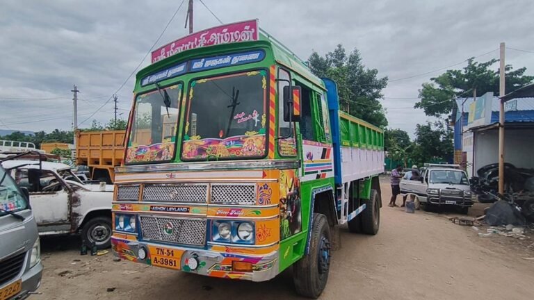Driver arrested for illegal extraction of sand from Palar river in Tirupattur