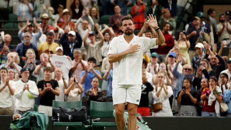 Stan Wawrinka fights back tears, chokes on words in heartbreaking Wimbledon farewell