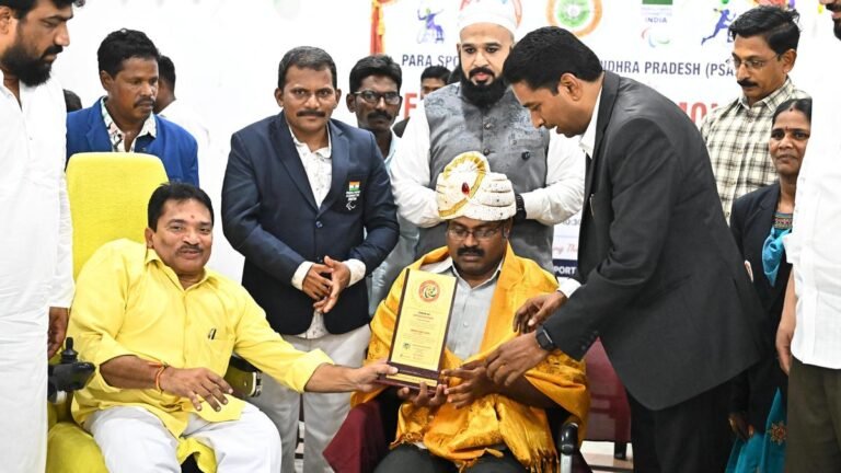 Para-athletes were awarded for their performances