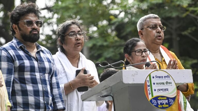 Kolkata Police has filed an FIR against Mamata Banerjee for violating the Calcutta High Court order