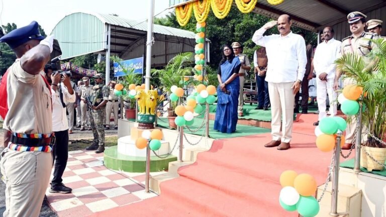 The minister calls upon the newly recruited constables to serve the people sincerely