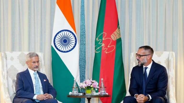 Jaishankar meets Prince Rahim Aga Khan V