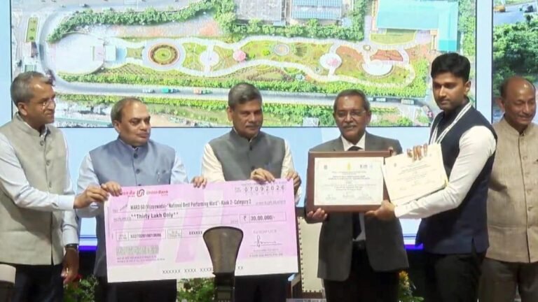 VMC awards 60, 31 bags for Swachh Vayu Sarvekshan