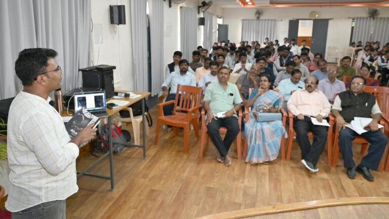 Kannada Book Authority distributes books to schools and colleges in Shivamogga