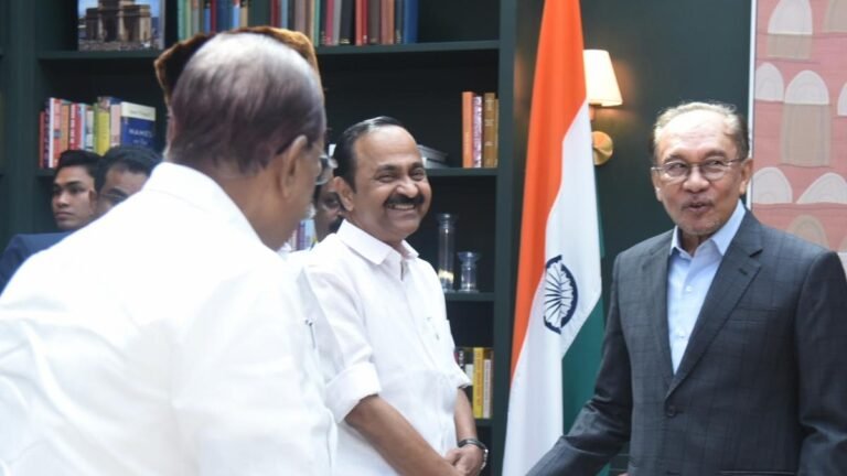 Satheesan and Anwar Ibrahim discuss investment opportunities in Kerala