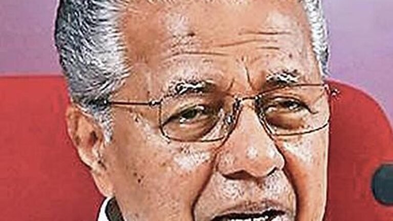 Pinarayi Vijayan slams ‘fabricated’ reports of a police vehicle outside his house in Kannur