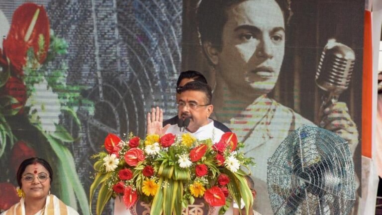 On Uttam Kumar’s birth centenary, West Bengal CM vows to keep politics out of Tollywood