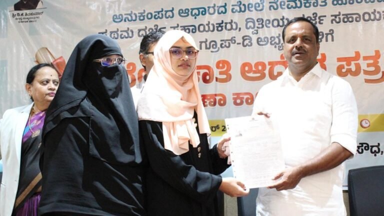 Karnataka Health Minister awards jobs to 51 candidates on compassionate basis