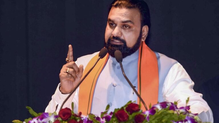 Bihar CM urges Union Minister Jal Shakti to expedite irrigation and flood control projects