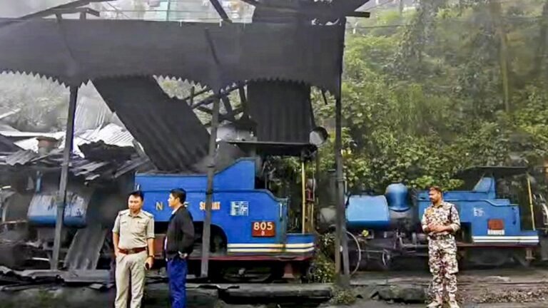 West Bengal is lashing with rain; Accident of toy car with train in Darjeeling injures several people