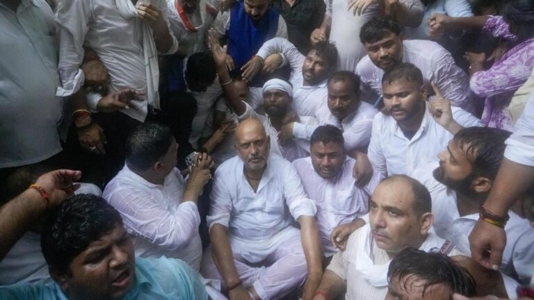 UP Congress leaders clash with police, detained during protest against Chief Election Commissioner