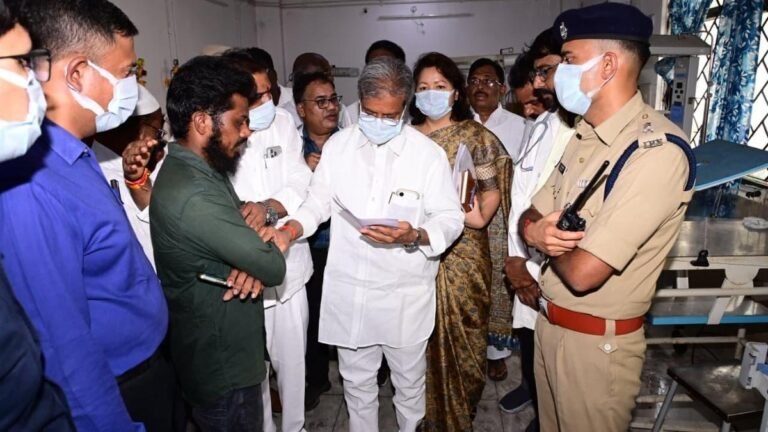 Father’s hope dashed as fire at RIMS claims newborn daughter in Adilabad, Telangana