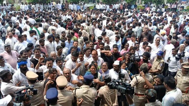 YSRCP dharna meets PETs counter-dharna at SAAP office in Vijayawada over DSC sports quota jobs