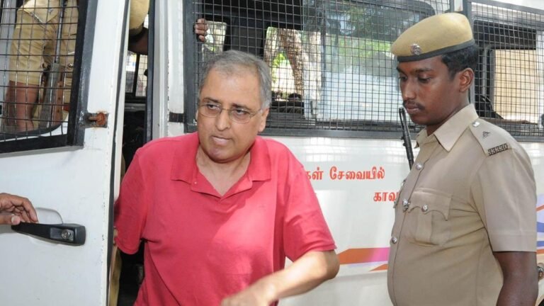 International antiquities dealer Subash Kapoor, accused of stealing idols, will be handed over to the Centre