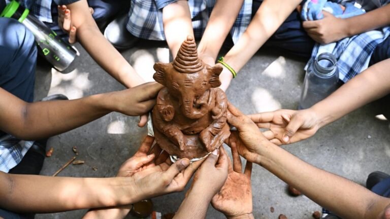25,000 students make Guntur world record holder with ‘Green Ganesh’