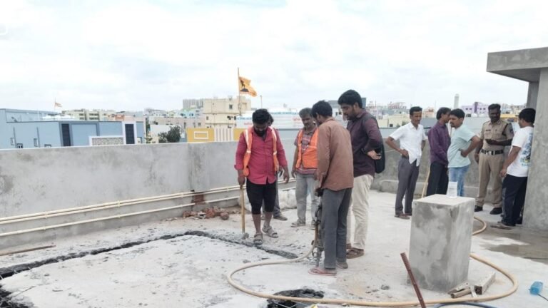 Cyberabad Civic Association demolished 25 unauthorized buildings on September 2