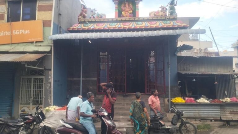 Gold ornaments and money looted from a temple in Chengam