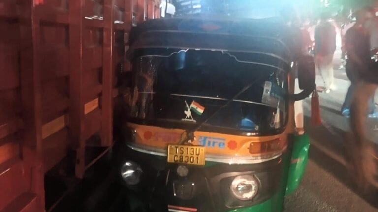 Trolleybus rammed into 10 vehicles in Madhapur, seven injured