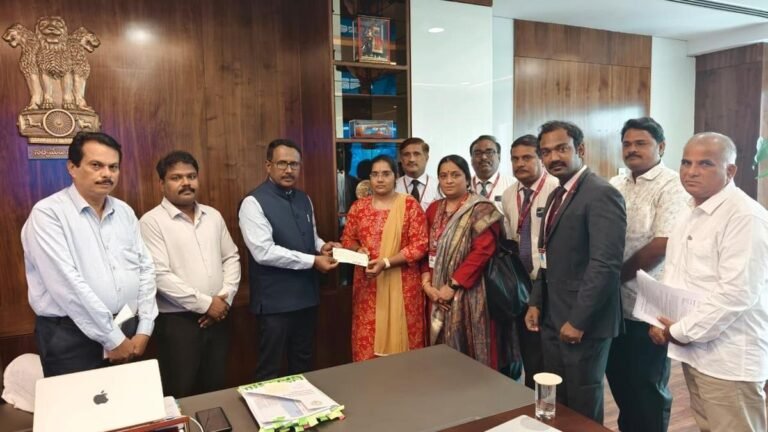 33.15 lakh assistance extended to family of APCOS worker electrocuted in Mangalagiri-Tadepalli
