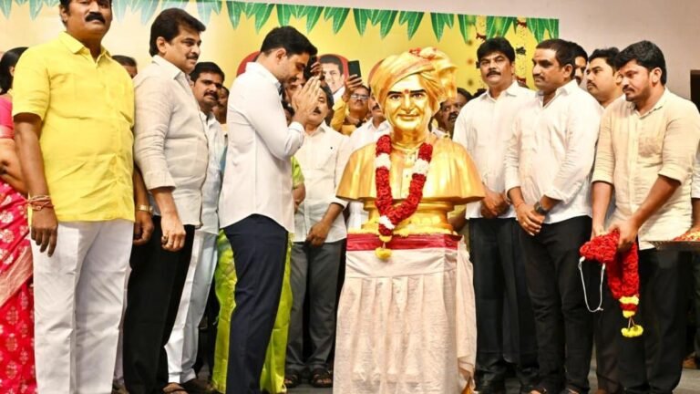 Lokesh distributes 372 title deeds, commits water, gas, sewerage to Mangalagiri by 2029