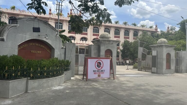 The District Magistrate withdraws the order prohibiting the plying of litigants’ vehicles inside the court complex in Vellore