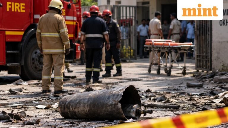 One dead and four injured after oxygen cylinder explosion in Delhi’s Okhla | Today’s news