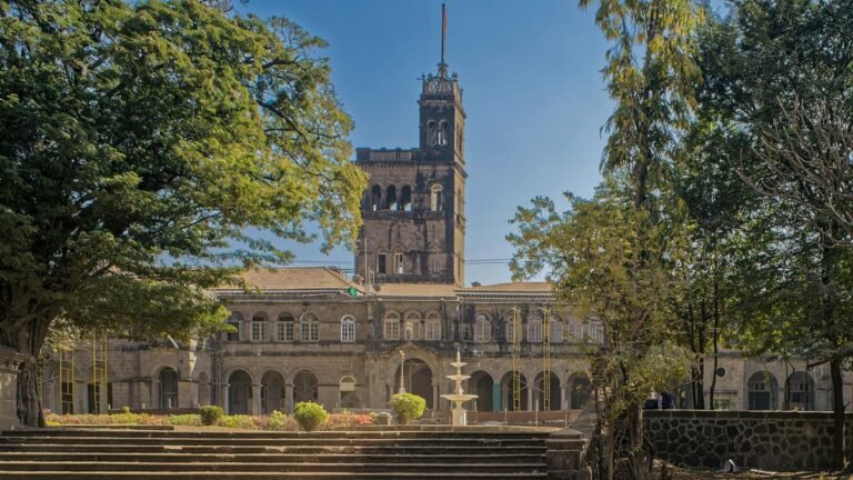 SFI launches indefinite protest at Savitribai Phule Pune University over ₹10 hike in food charges