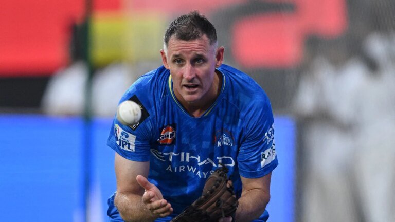 Michael Hussey turns down England coach role for Australia job in Ashes twist