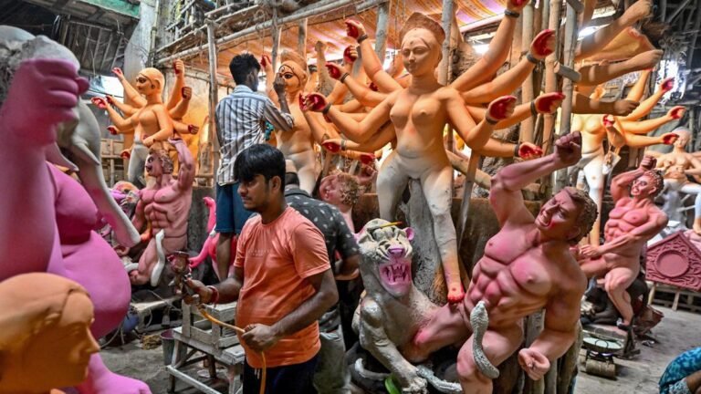 Sculptors in Kumartula complain about shortage of clay, higher costs, intrusive content creators