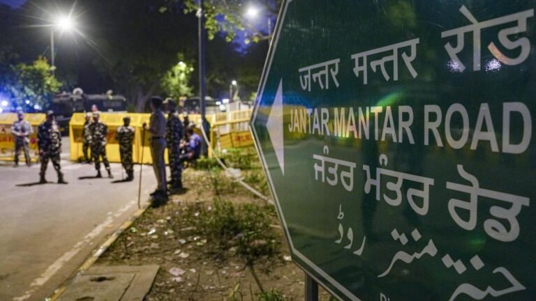 Delhi Police de-notifies Jantar Mantar as protest site; activists criticize the decision
