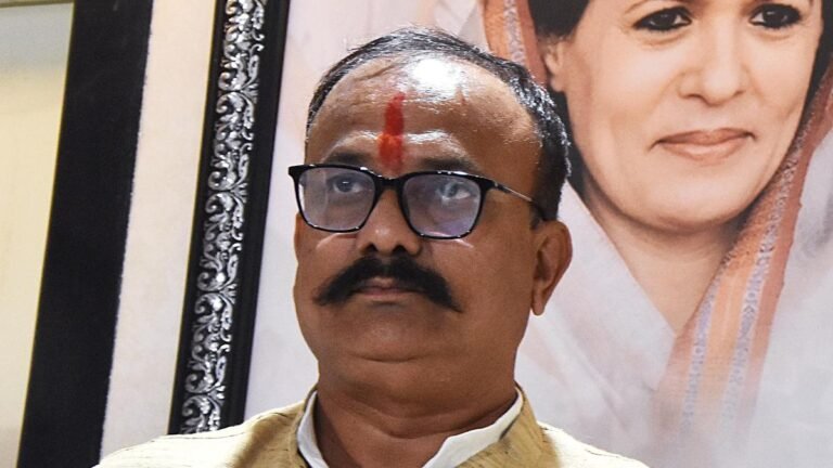 Congress claims tribal students heading to Mumbai to protest detained; the action condemns