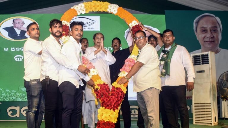 Government official Mohan Charan Majhi epitome of mismanagement: Naveen Patnaik