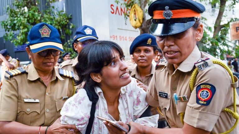 Many people detained near Shivaji Park as Mumbai Police prevent anti-CEC protests