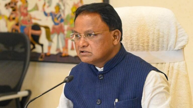 The Odisha Cabinet passed a resolution praising Narendra Modi for completing 25 years in public life
