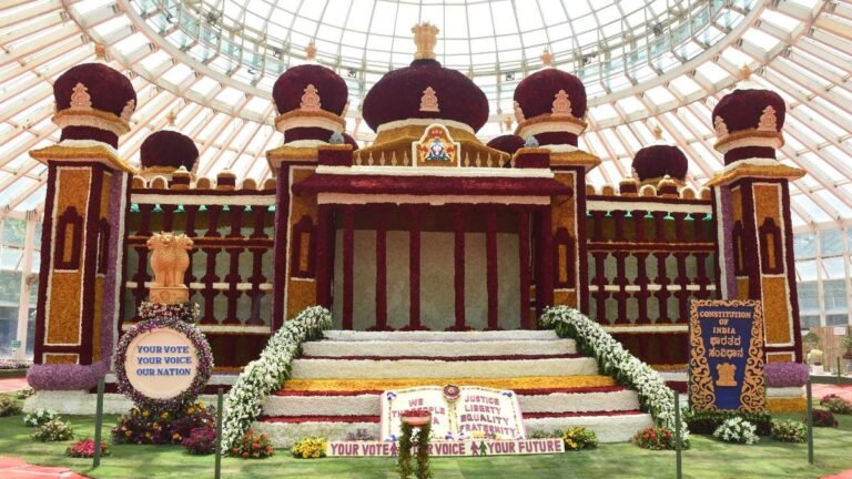 Dasara flower show begins in Mysuru