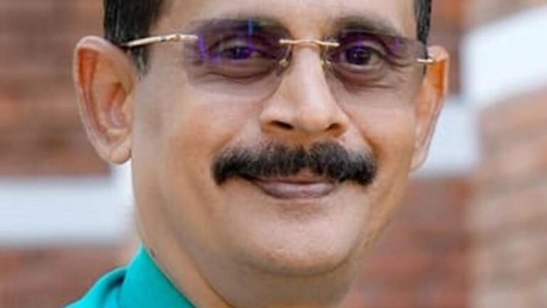 Kannan CS Warrier receives International Iconic Scientist Award