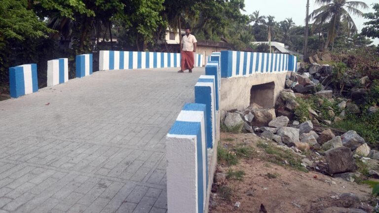 The two bridges complete the coastal road link between Kollam and Koyilandy port