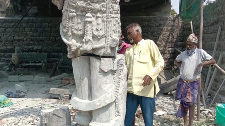 ASI is doing restoration of Dwarapala at Thousand Pillar Temple in Telangana Hanumakonda
