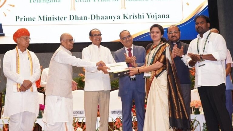 Narayanpet, Nagarkurnool districts won national recognition for farm development under Pradhan Mantri Dhan-Dhaanya Krishi Yojana