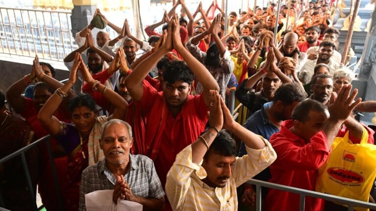 More than 90,000 devotees participate in first day of Sarannavaratri festivities at Indrakeeladri peak