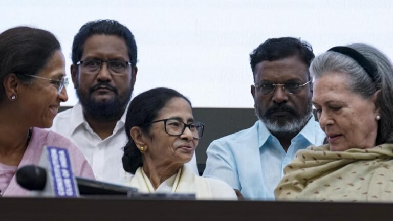 Mamata backs Rahul as PM, Kharge seeks opposition unity