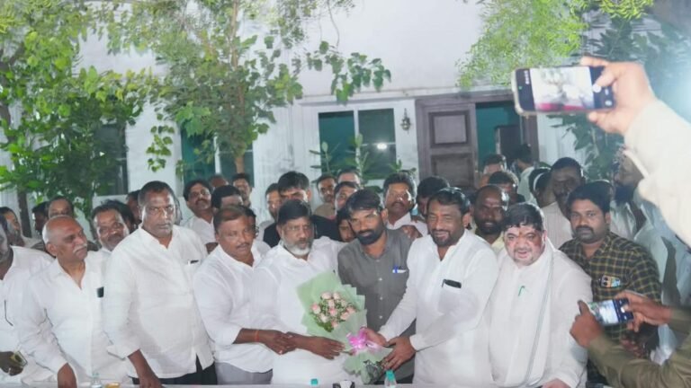 Telangana to set up welfare committee for auto drivers: Bhatti