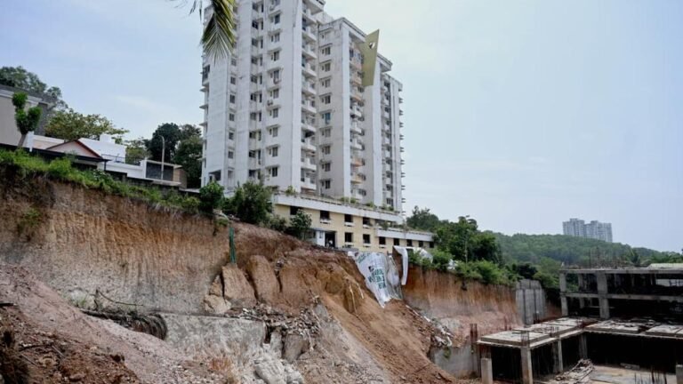 Landslide in Akkulam: Collector stops construction of school building and orders evacuation of residents of neighboring flats