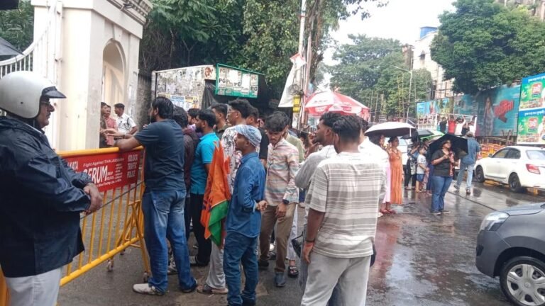 ABVP accuses Left outfits of defacing Vivekananda poster at Presidency University; created probe panel