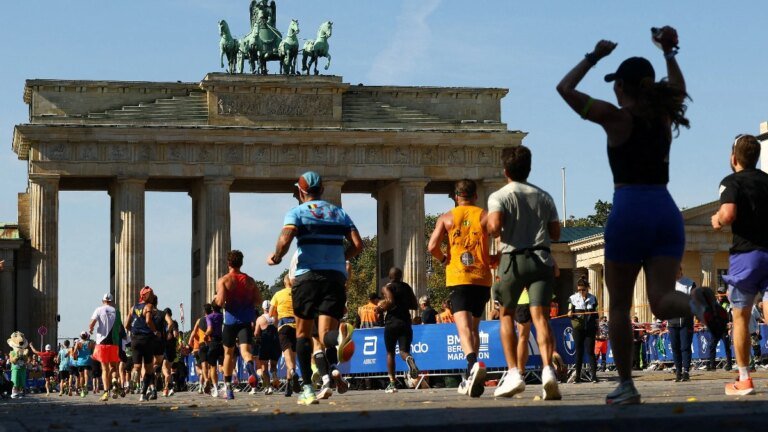 Marathon cycling: Chinese runner Sun Yuanyuan has gone viral after a bizarre act in Berlin