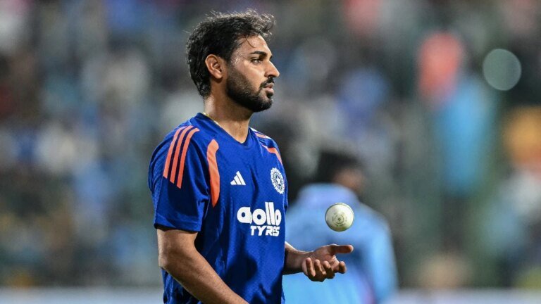 RCB boy Bhuvneshwar Kumar got India back in the decider as Chinnaswamy blasted
