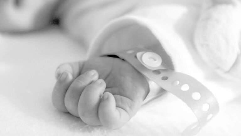 Newborn girl strangled at hospital in MP’s Ashok Nagar; The police suspect the role of the family