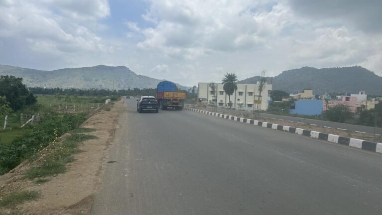 VIT to install 65 LED street lights on Sathuvacari-VIT High Road in Vellore to prevent accidents